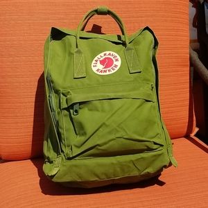 Fjallraven Kanken 13 in laptop backpack army green